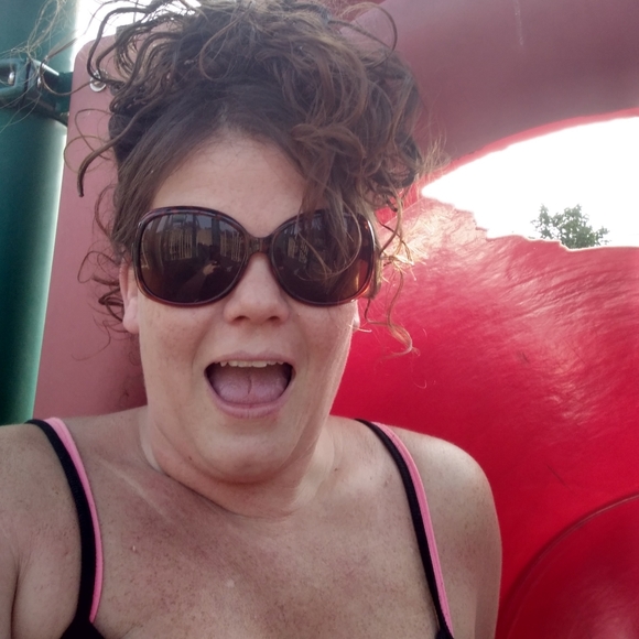 Meet your Posher, Heather - Picture 2 of 3